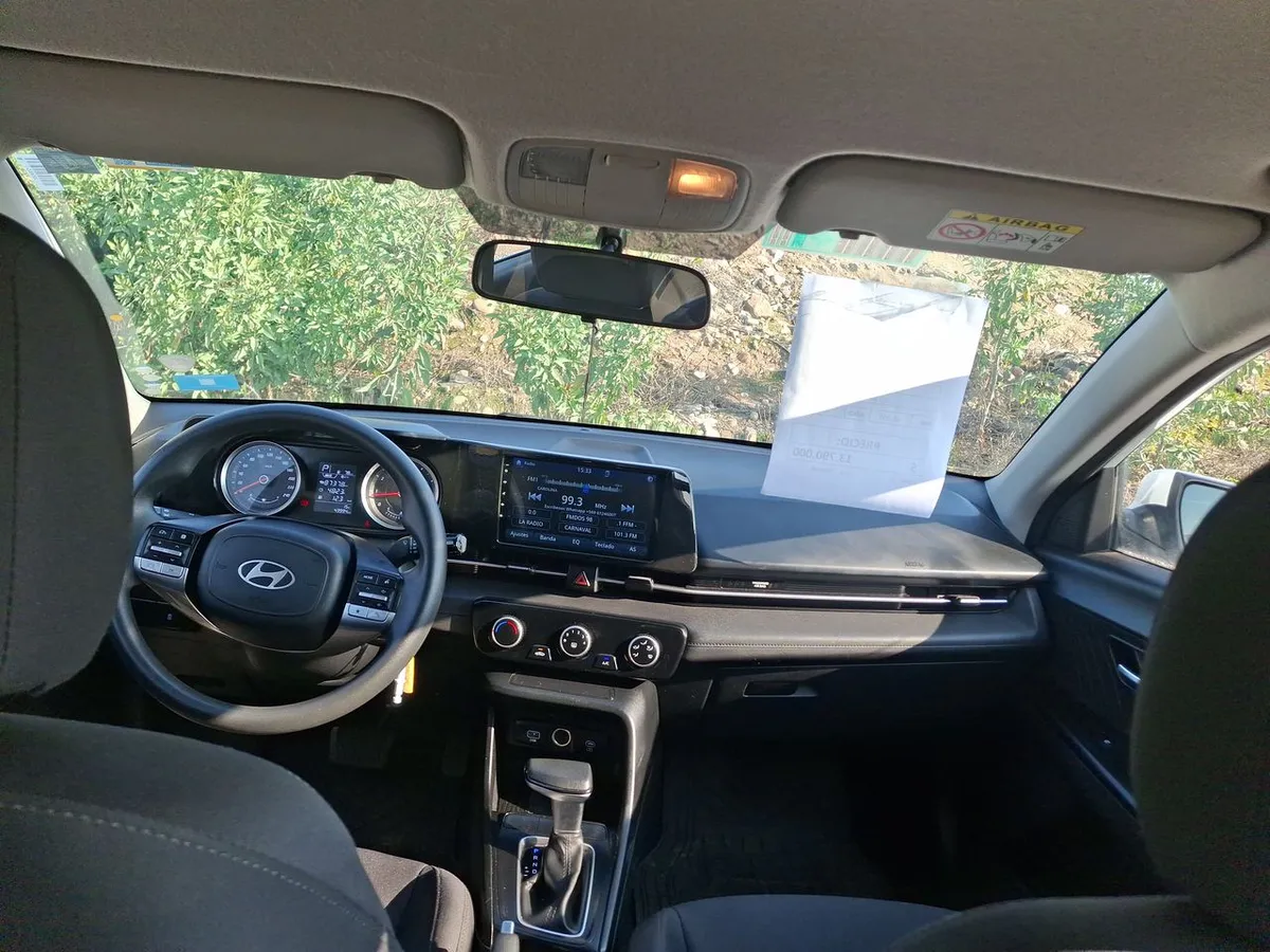 Hyundai Accent 1.5 Plus 4x2 At 4p año 2024