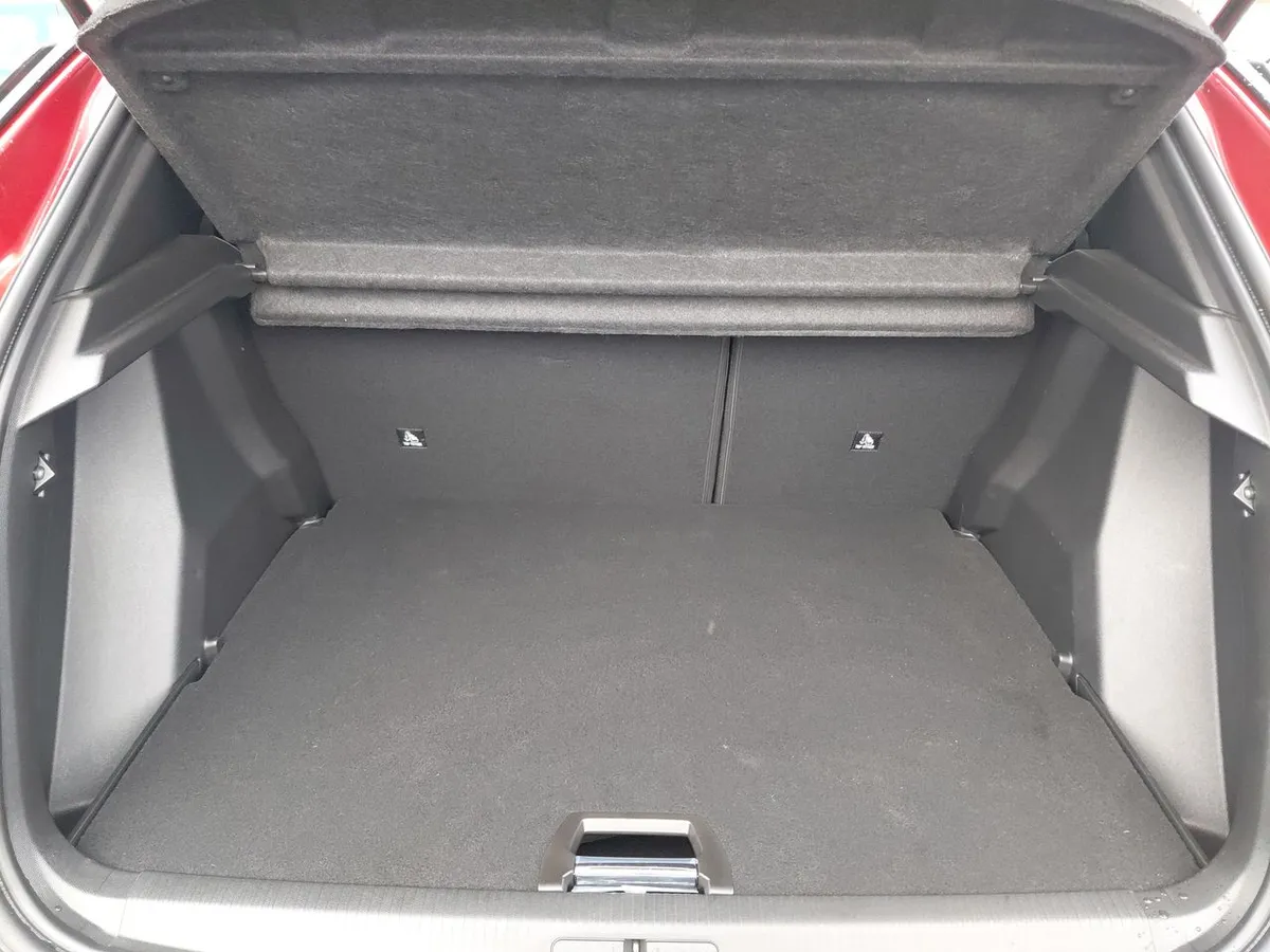 Peugeot 2008 1.2 Mca Allure Mhev 136hp 4x2 At 5p año 2026
