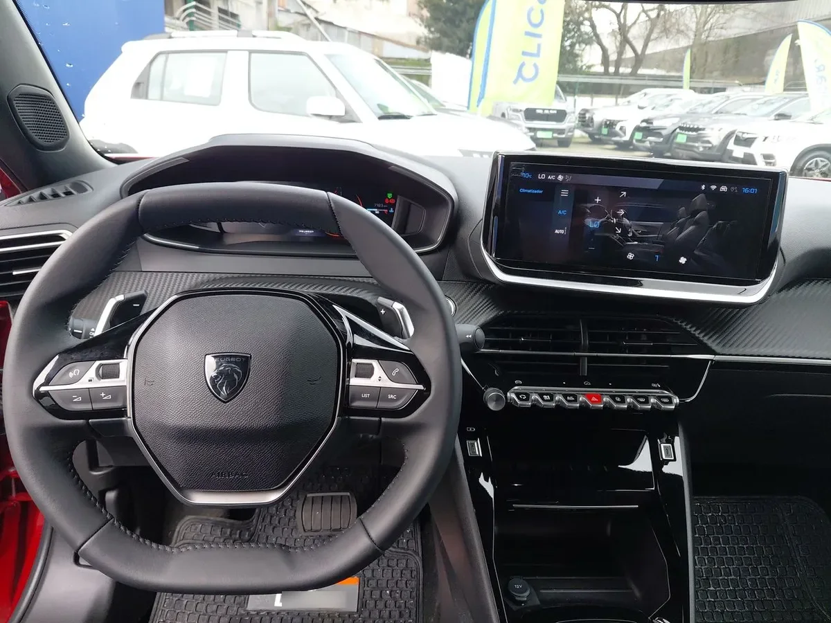 Peugeot 2008 1.2 Mca Allure Mhev 136hp 4x2 At 5p año 2026