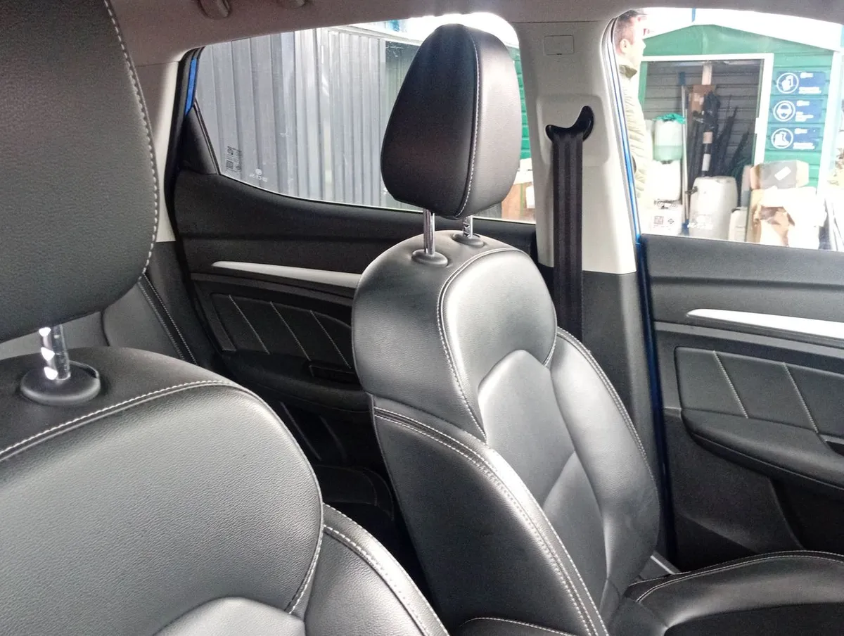 MG Mg Zs 1.5 Comfort 4x2 At 5p año 2022