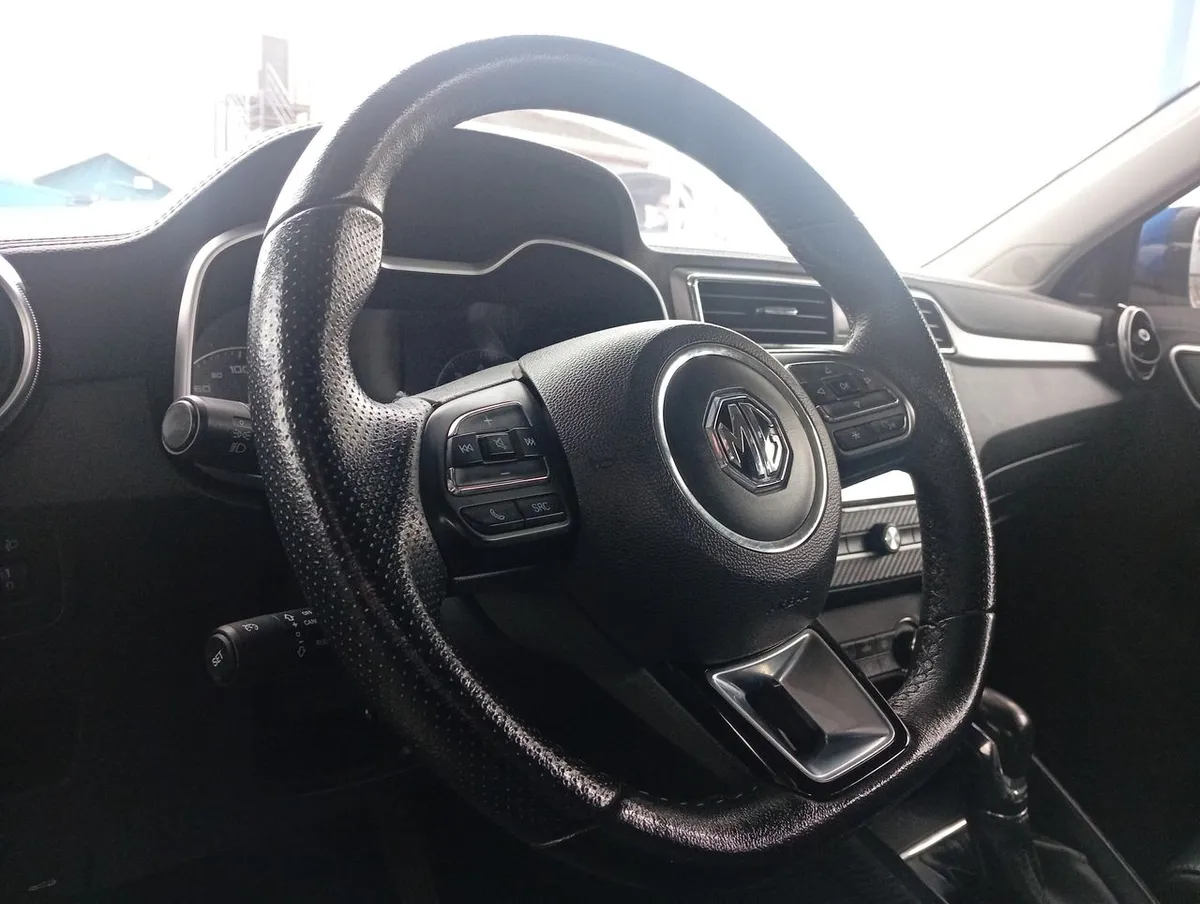 MG Mg Zs 1.5 Comfort 4x2 At 5p año 2022