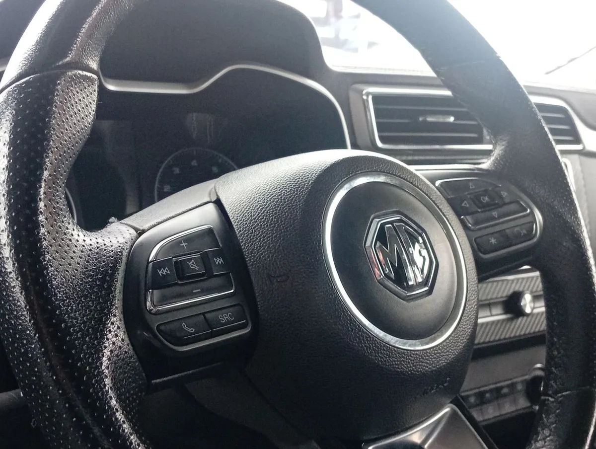MG Mg Zs 1.5 Comfort 4x2 At 5p año 2022