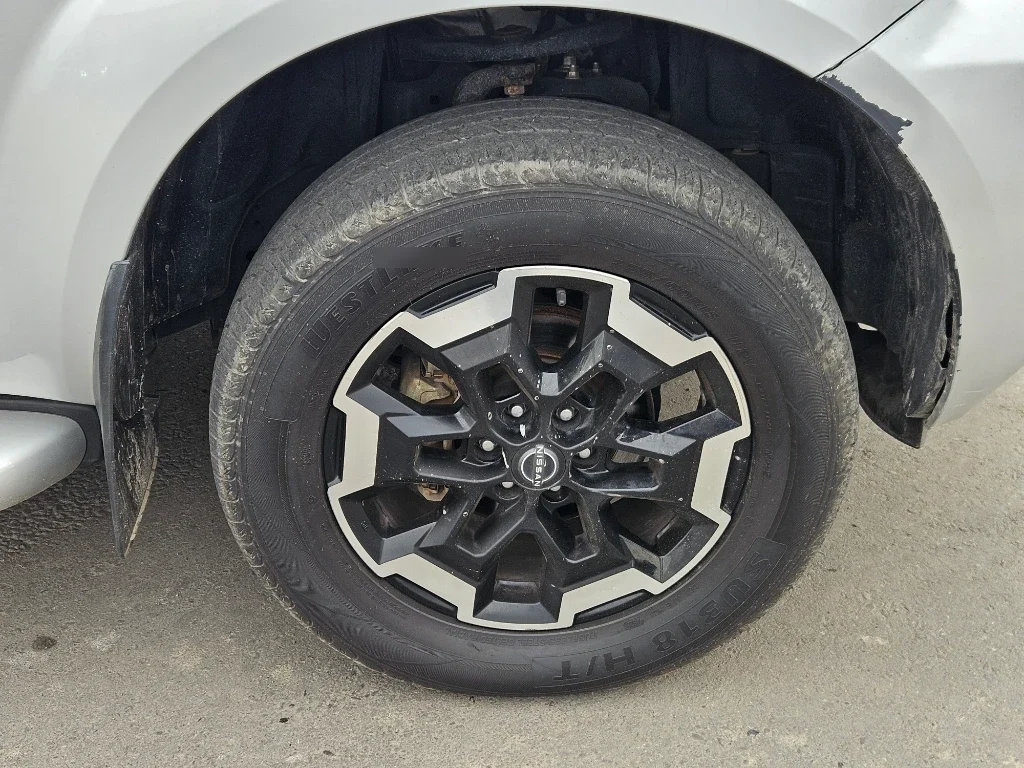 Nissan Navara Dc 4x4 2.3tdi Le año 2023