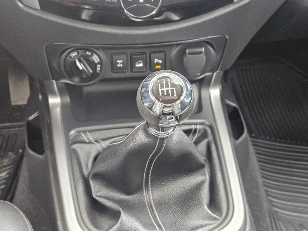 Nissan Navara Dc 4x4 2.3tdi Le año 2023