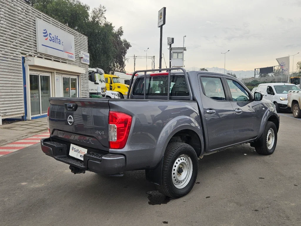 Nissan Navara Dc 4x4 2.3 Tdi Se año 2023