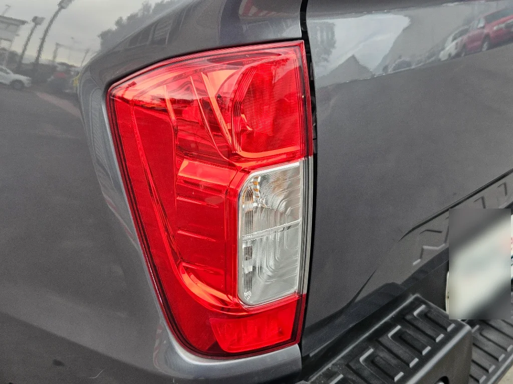 Nissan Navara Dc 4x4 2.3 Tdi Se año 2023
