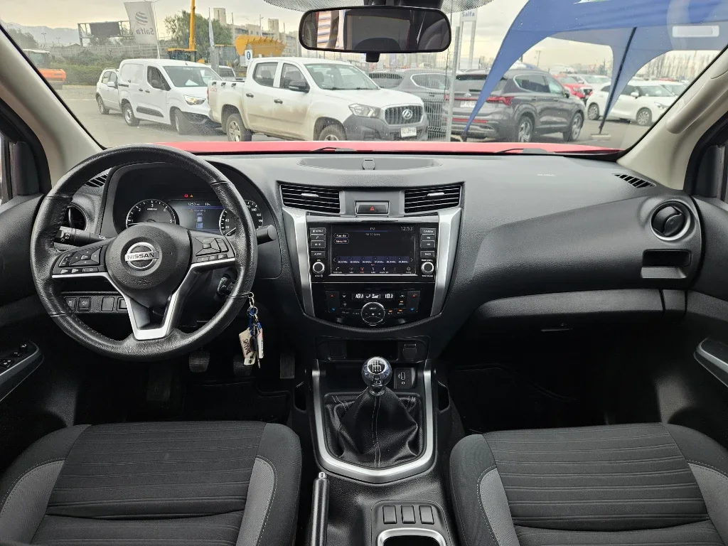 Nissan Navara Dc 4x2 2.3tdi Xe año 2023