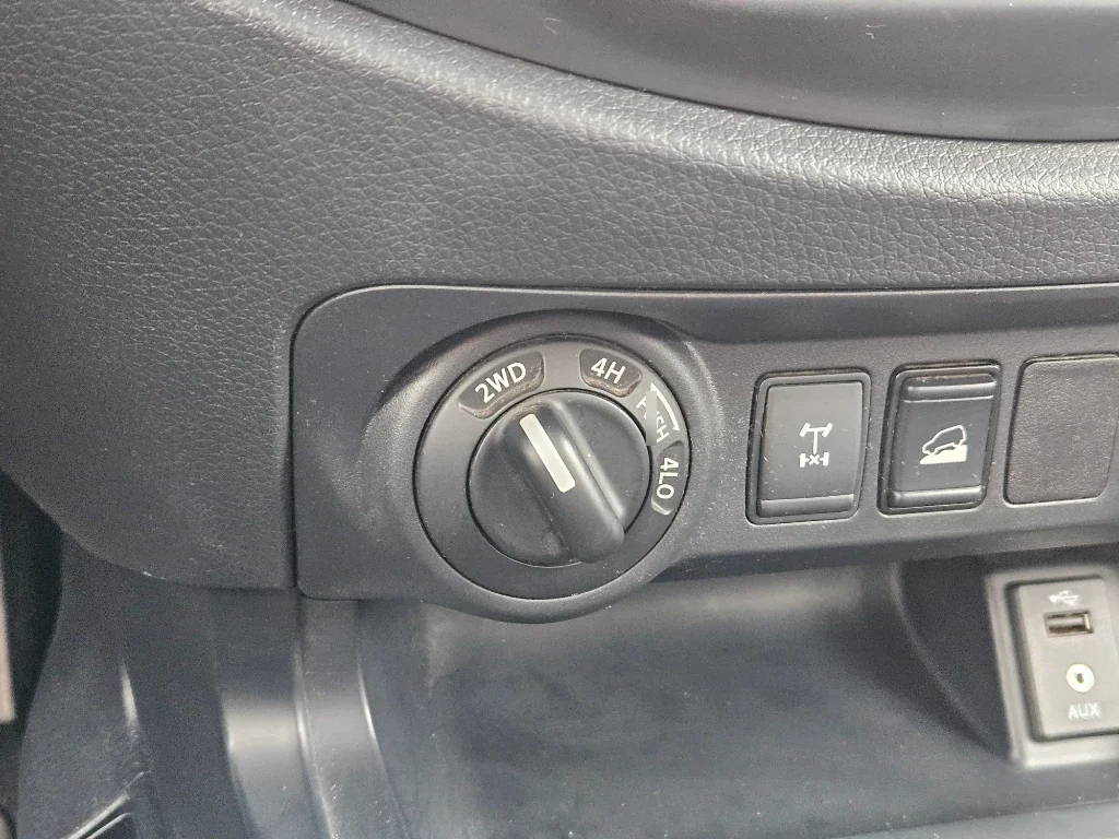 Nissan Navara Dc 4x4 2.3 Tdi Se año 2023