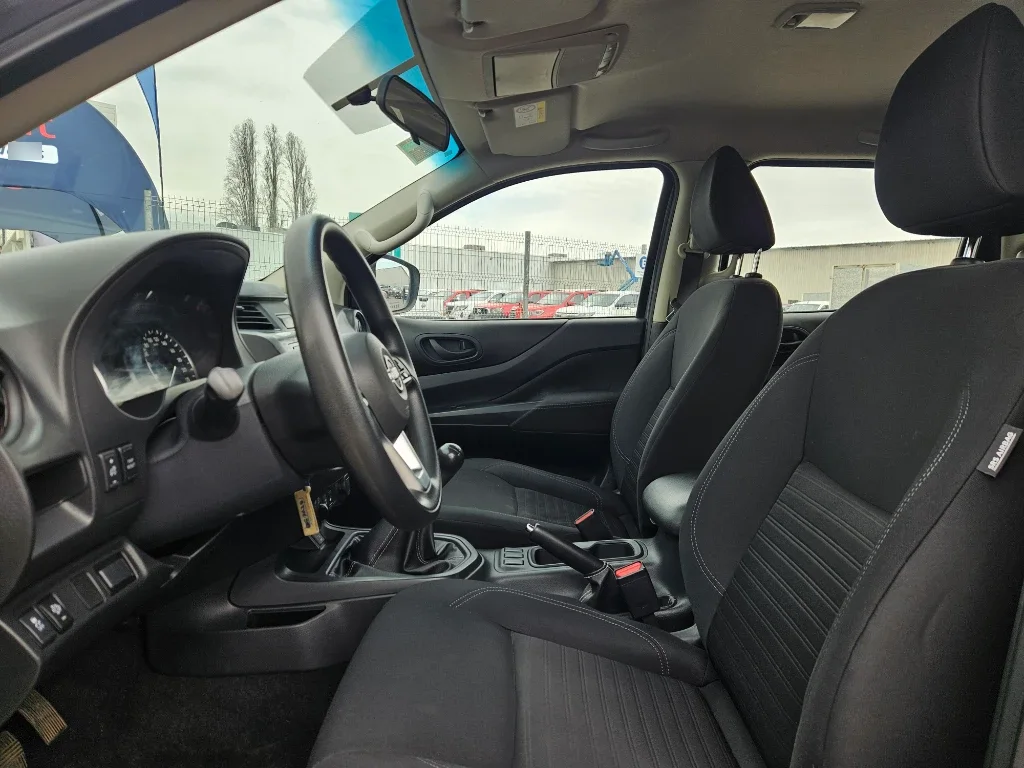 Nissan Navara Dc 4x4 2.3 Tdi Se año 2023