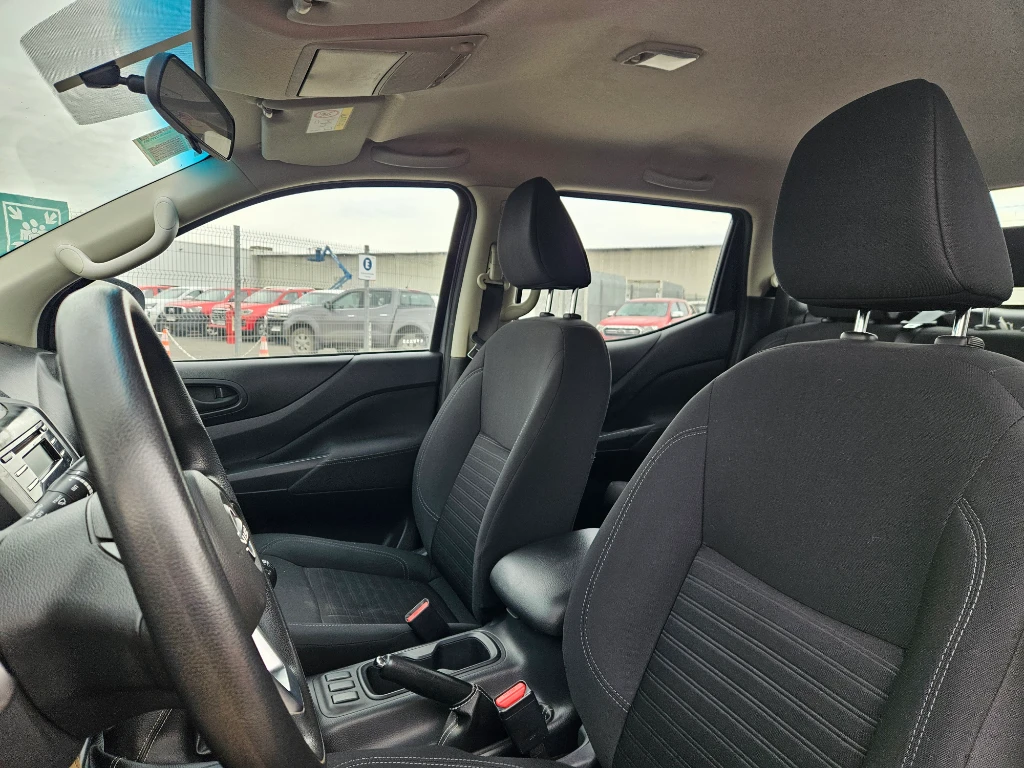 Nissan Navara Dc 4x4 2.3 Tdi Se año 2023