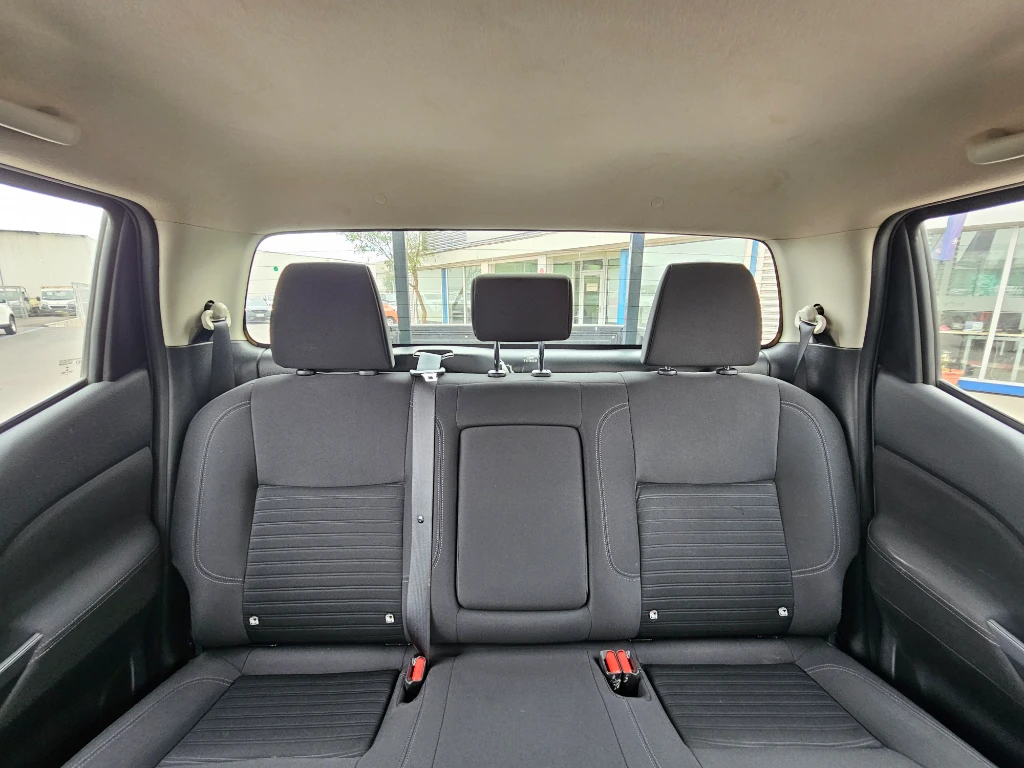 Nissan Navara Dc 4x4 2.3 Tdi Se año 2023