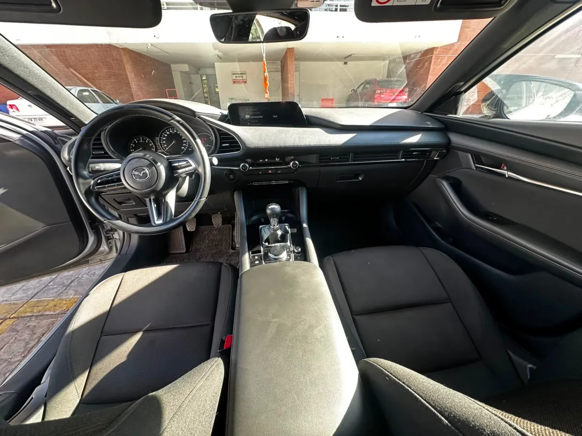 MAZDA MAZDA3 2.0 V 7g Mt año 2021