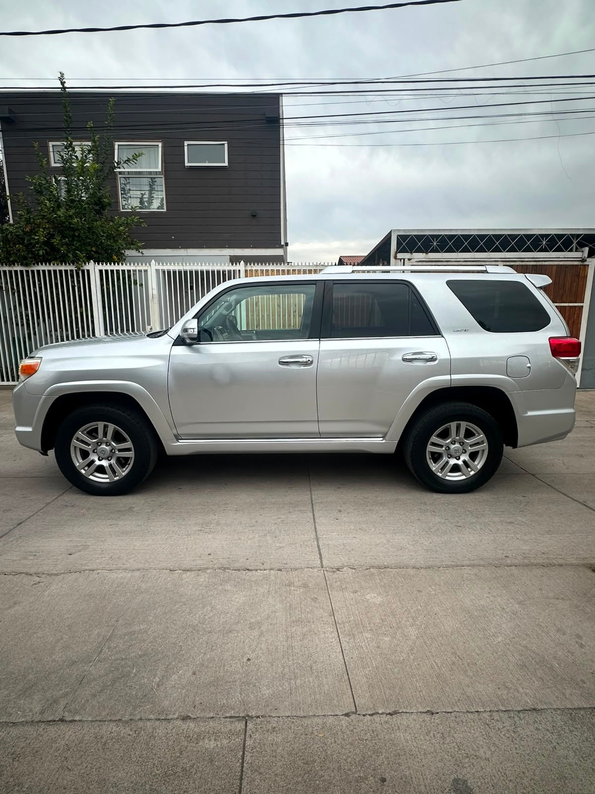 Toyota 4RUNNER 4.0 Limited At 4x2 año 2013