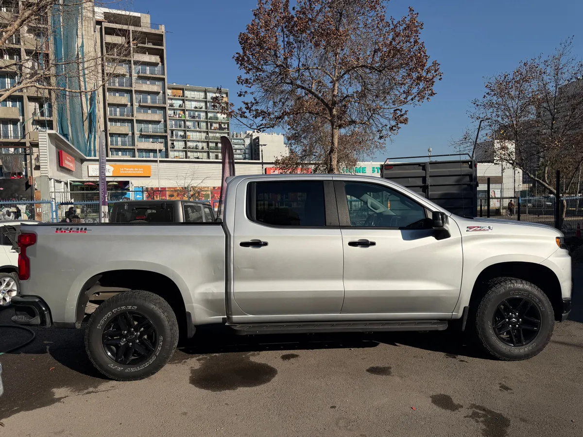 CHEVROLET SILVERADO 5.3 Cc Ltz At 4x4 año 2020