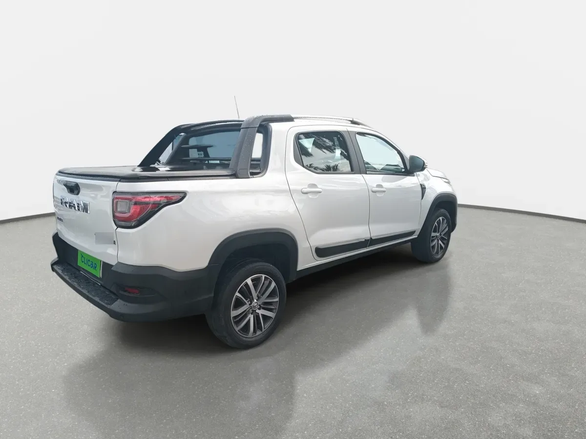 Ram 700 1.3 Laramie 4x2 Dob. Cab. Mt 4p año 2023