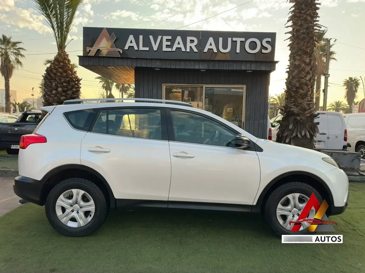 TOYOTA RAV4 2.0 Advantage Lujo Bt Mt 4x4 año 2015