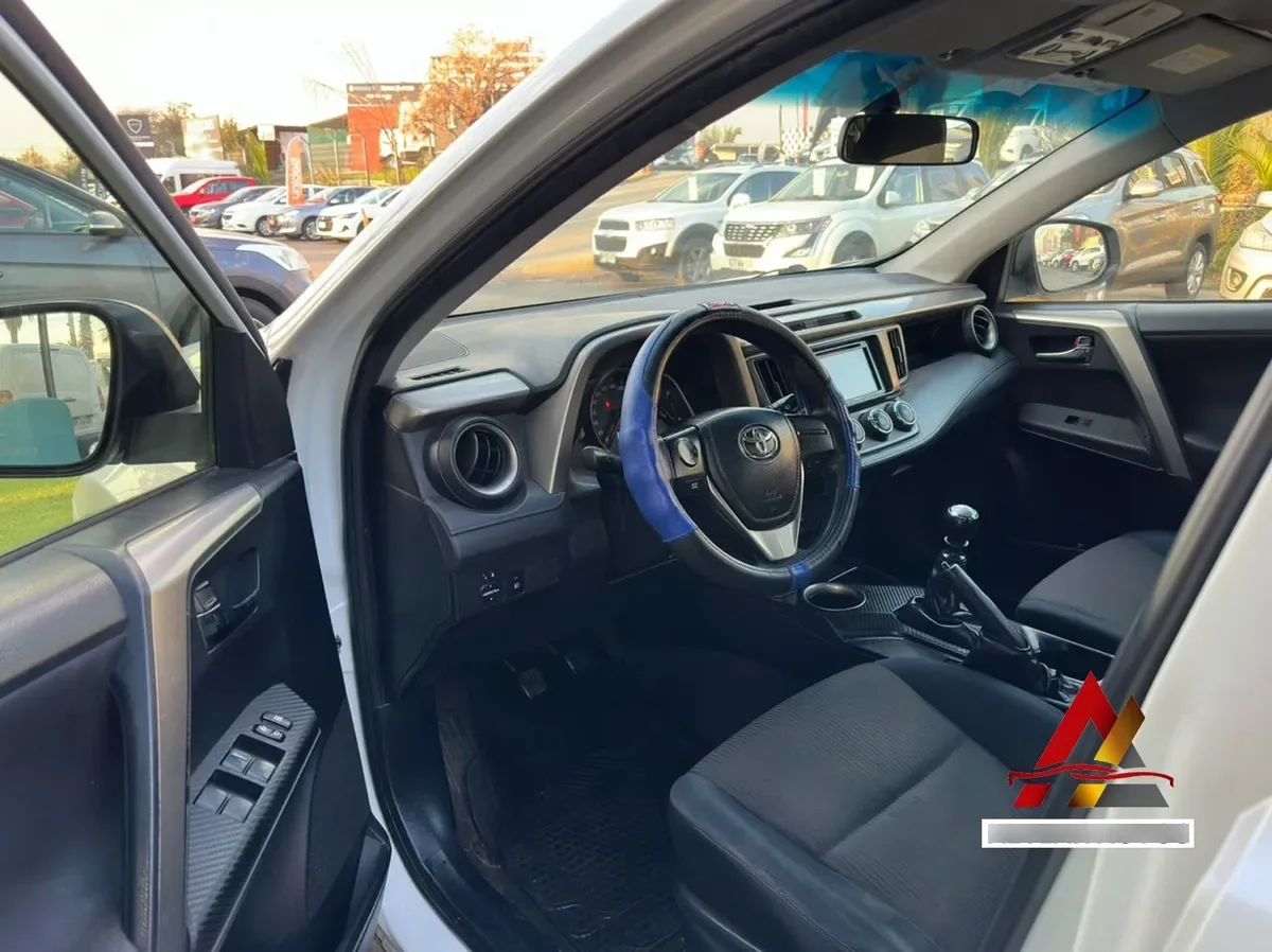 TOYOTA RAV4 2.0 Advantage Lujo Bt Mt 4x4 año 2015