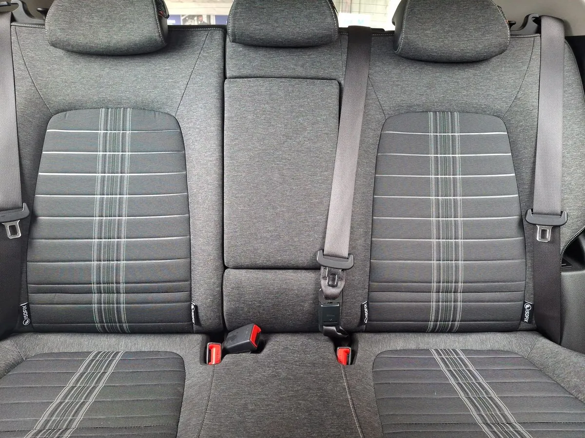 Kia Sonet 1.5 Ex 4x2 Ivt Ri At 5p año 2025