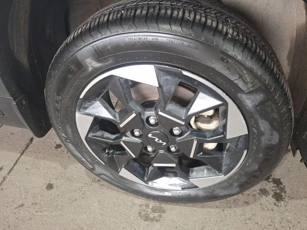 Kia Sonet 1.5 Ex 4x2 Ivt Ri At 5p año 2025