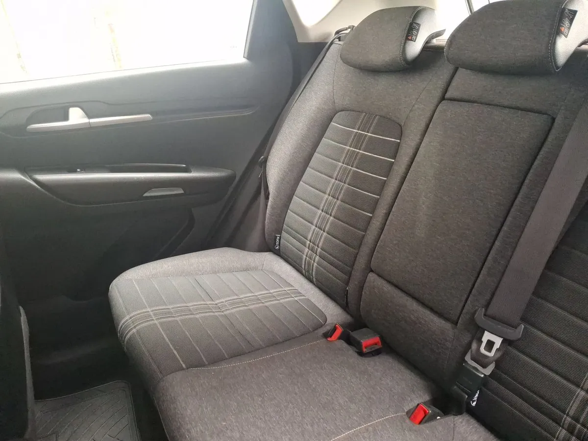 Kia Sonet 1.5 Ex 4x2 Ivt Ri At 5p año 2025