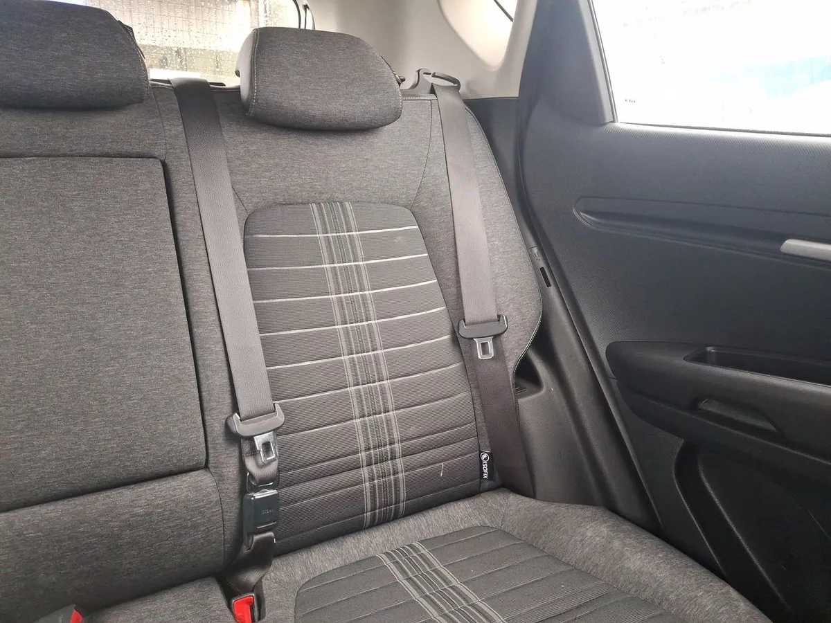 Kia Sonet 1.5 Ex 4x2 Ivt Ri At 5p año 2025