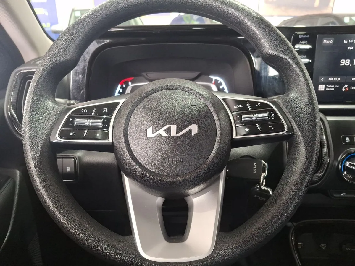 Kia Sonet 1.5 Ex 4x2 Ivt Ri At 5p año 2025