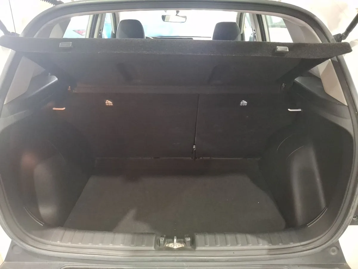 Kia Sonet 1.5 Ex 4x2 Ivt Ri At 5p año 2025