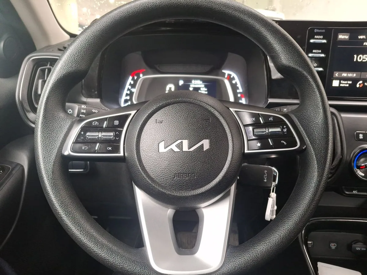 Kia Sonet 1.5 Ex 4x2 Ivt Ri At 5p año 2025