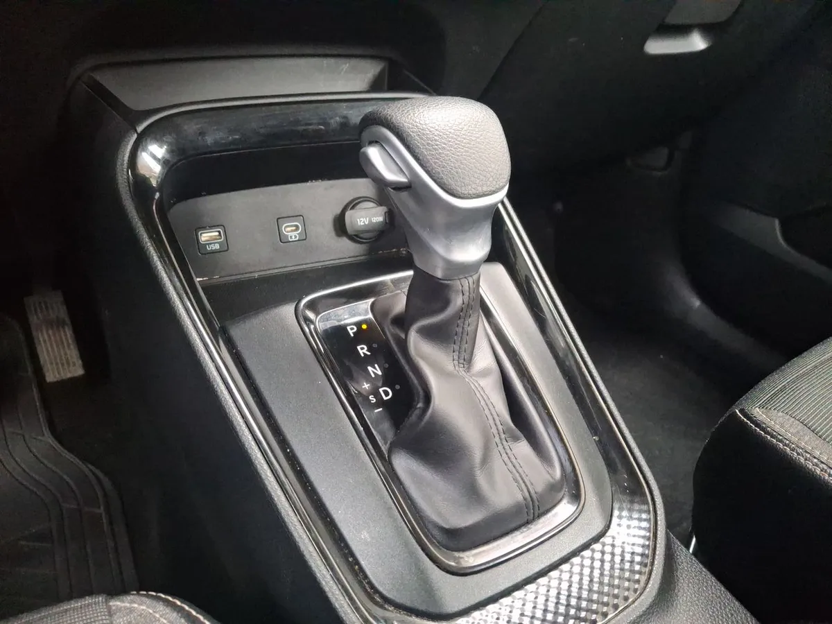 Kia Sonet 1.5 Ex 4x2 Ivt Ri At 5p año 2025