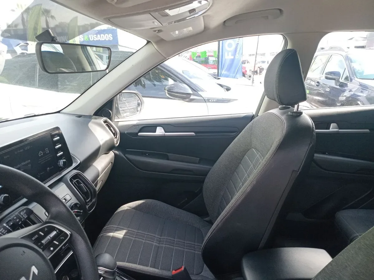 Kia Sonet 1.5 Ex 4x2 Ivt Ri At 5p año 2025