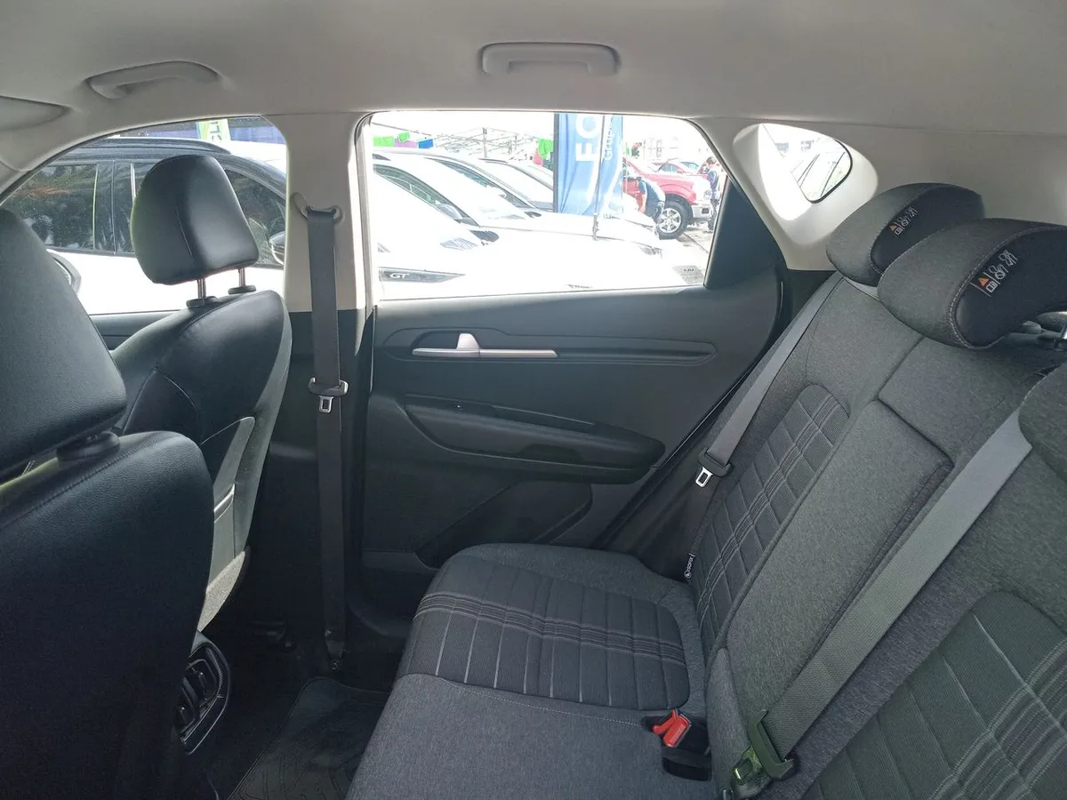 Kia Sonet 1.5 Ex 4x2 Ivt Ri At 5p año 2025