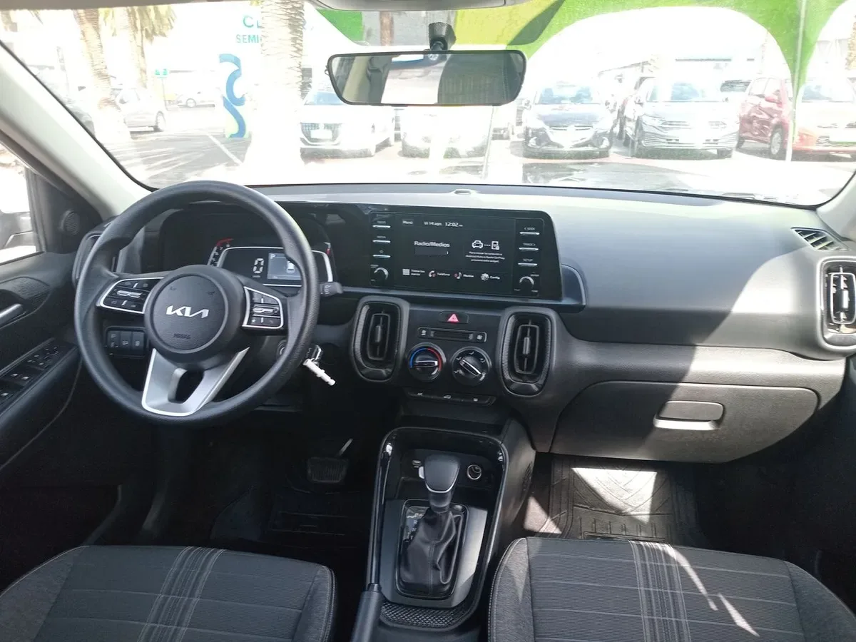 Kia Sonet 1.5 Ex 4x2 Ivt Ri At 5p año 2025