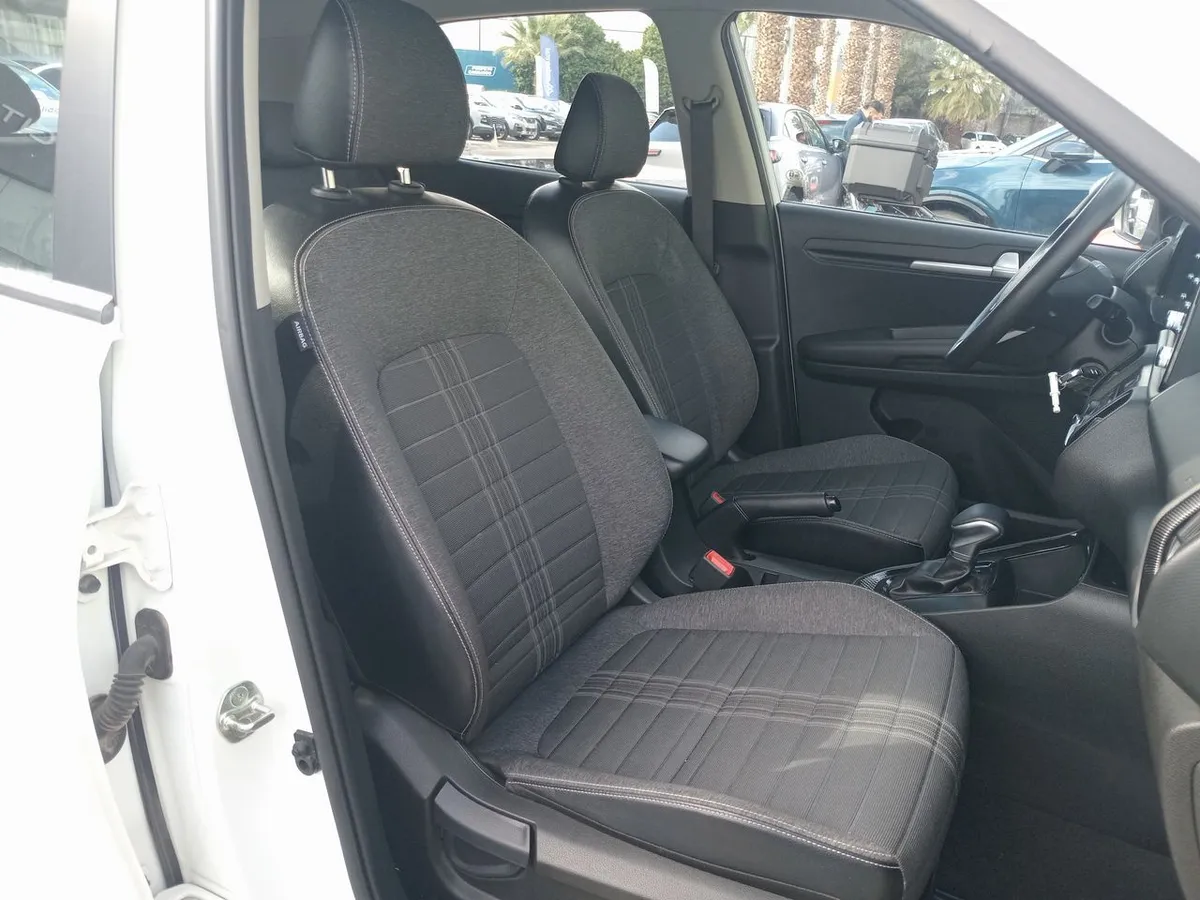 Kia Sonet 1.5 Ex 4x2 Ivt Ri At 5p año 2025