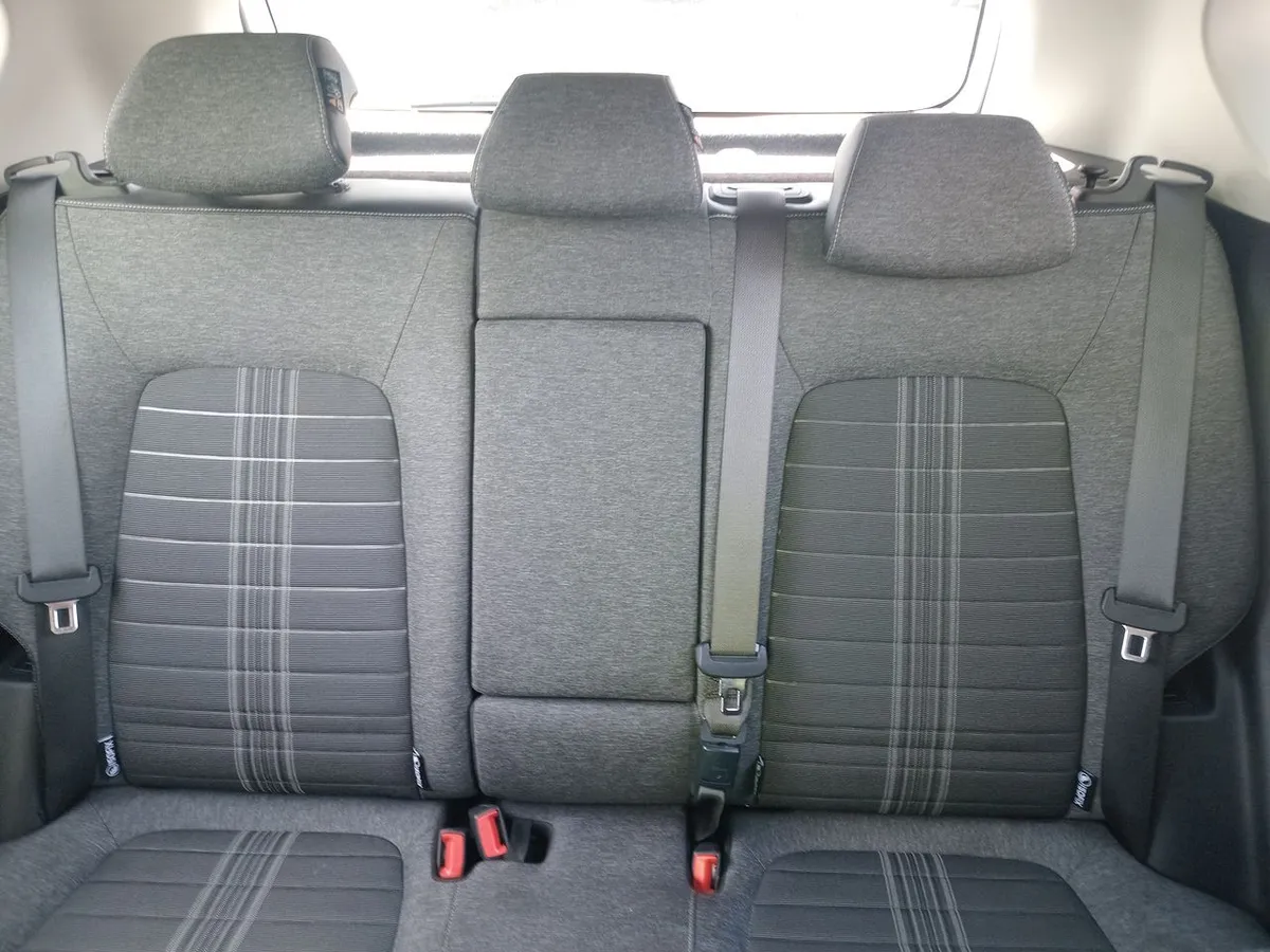 Kia Sonet 1.5 Ex 4x2 Ivt Ri At 5p año 2025