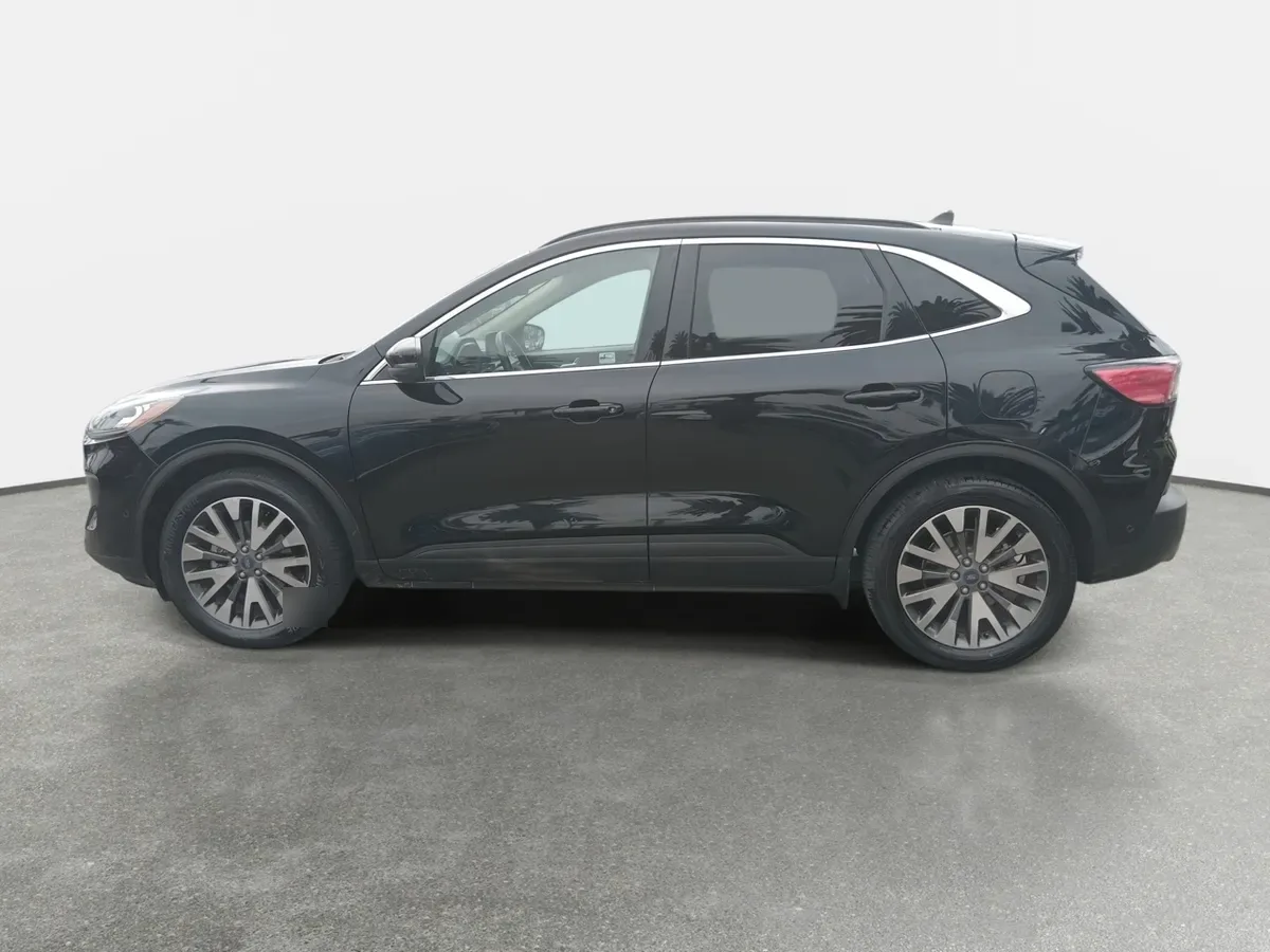 Ford Escape 2.5 Atkinson Titanium Hibrido Awd At 5p año 2021