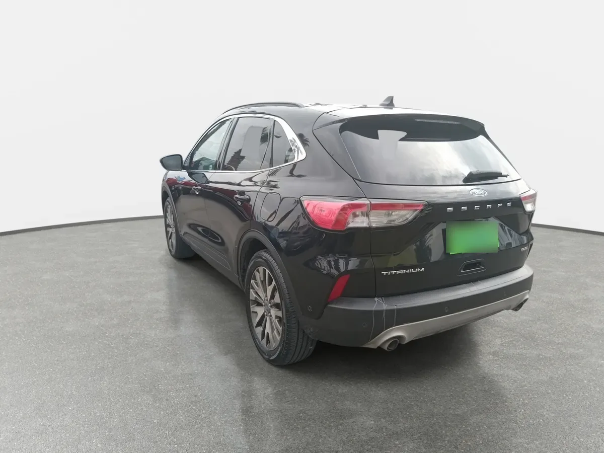 Ford Escape 2.5 Atkinson Titanium Hibrido Awd At 5p año 2021