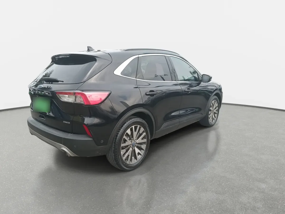 Ford Escape 2.5 Atkinson Titanium Hibrido Awd At 5p año 2021