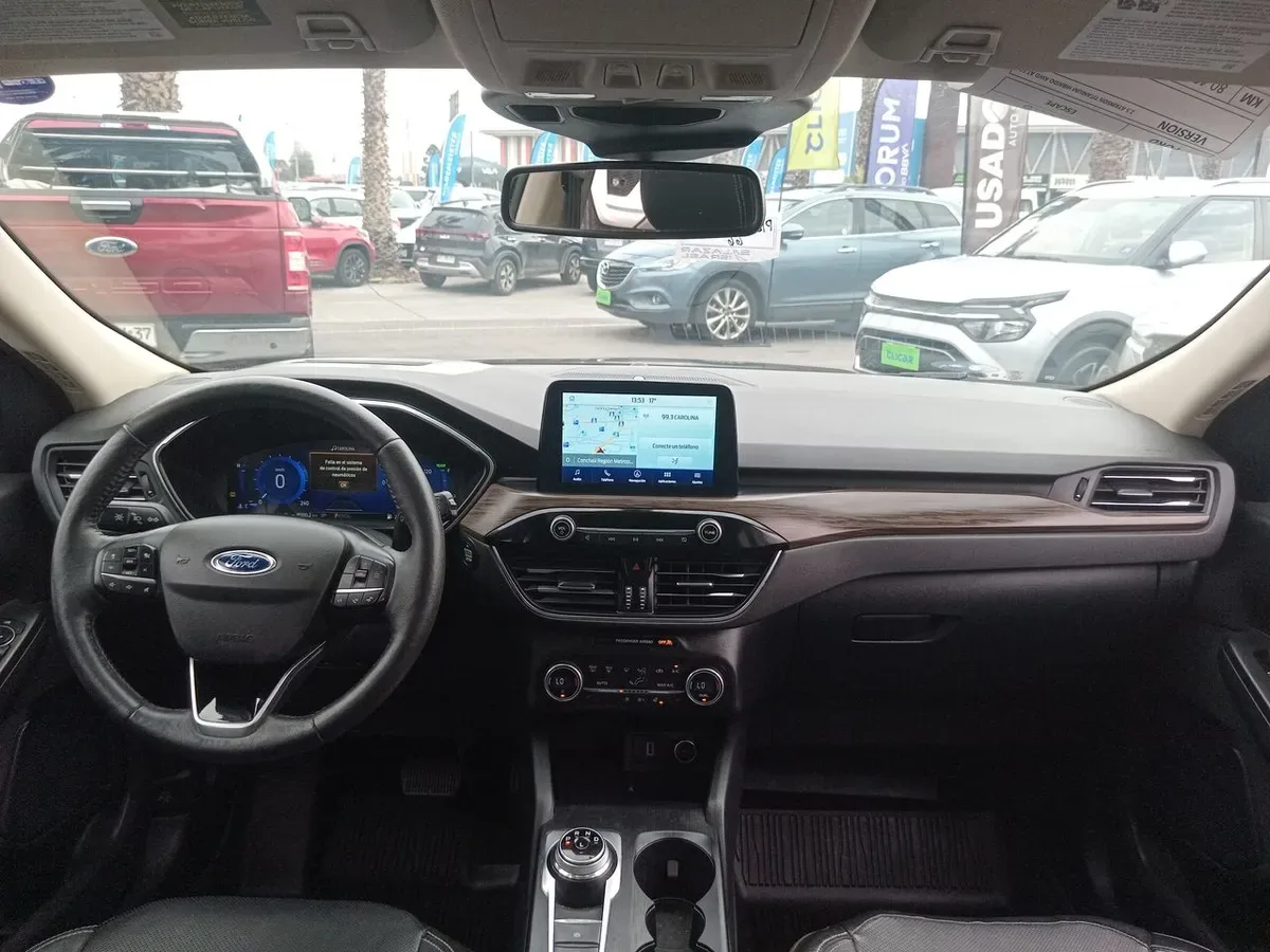 Ford Escape 2.5 Atkinson Titanium Hibrido Awd At 5p año 2021