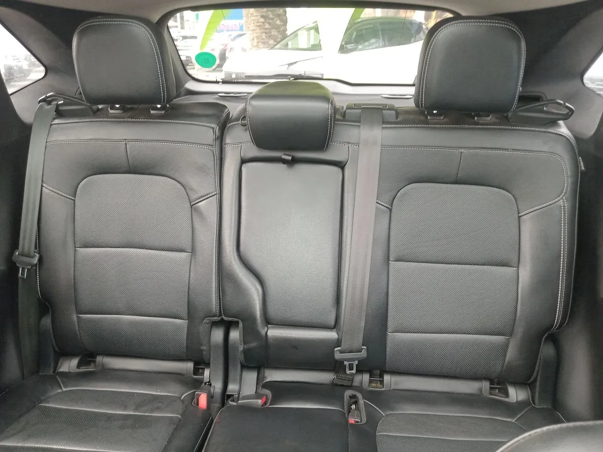 Ford Escape 2.5 Atkinson Titanium Hibrido Awd At 5p año 2021