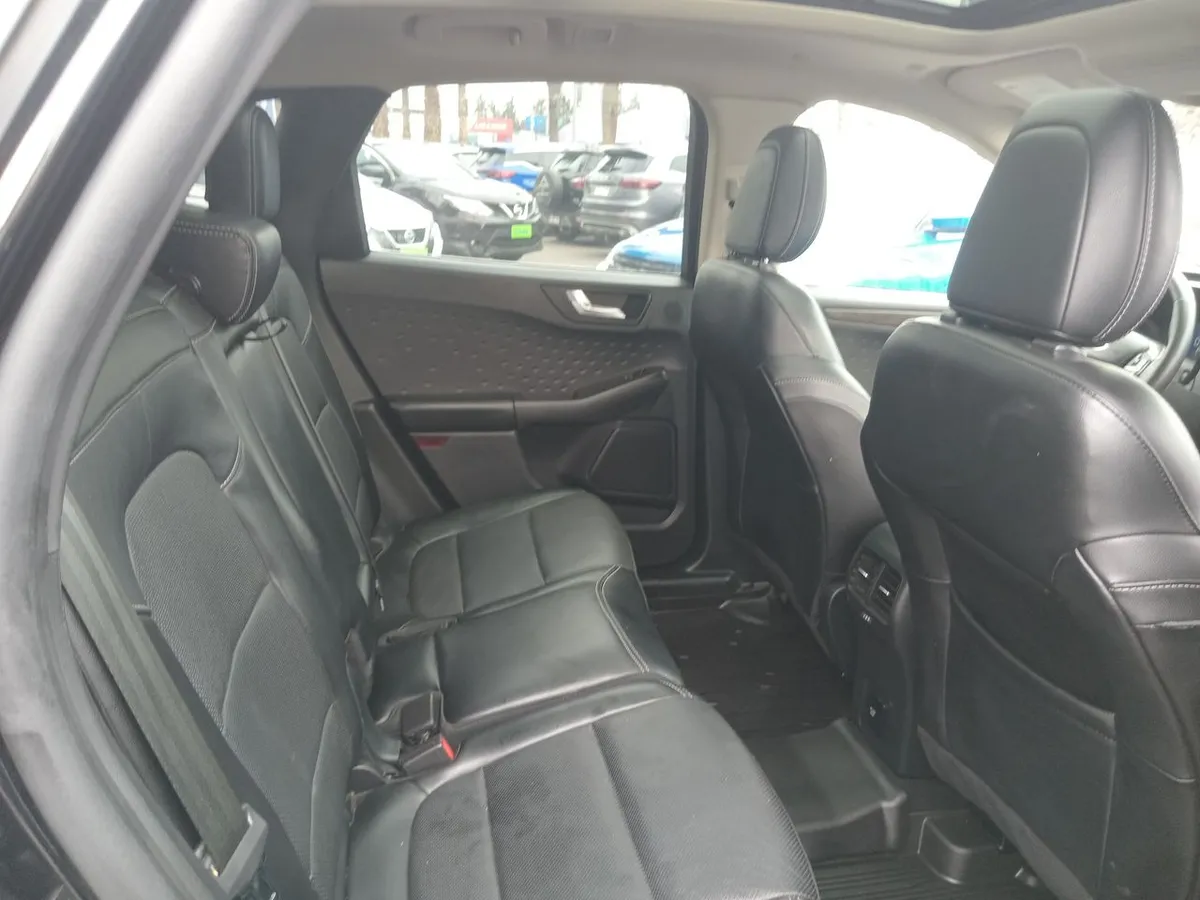 Ford Escape 2.5 Atkinson Titanium Hibrido Awd At 5p año 2021