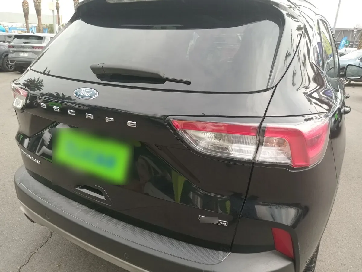 Ford Escape 2.5 Atkinson Titanium Hibrido Awd At 5p año 2021