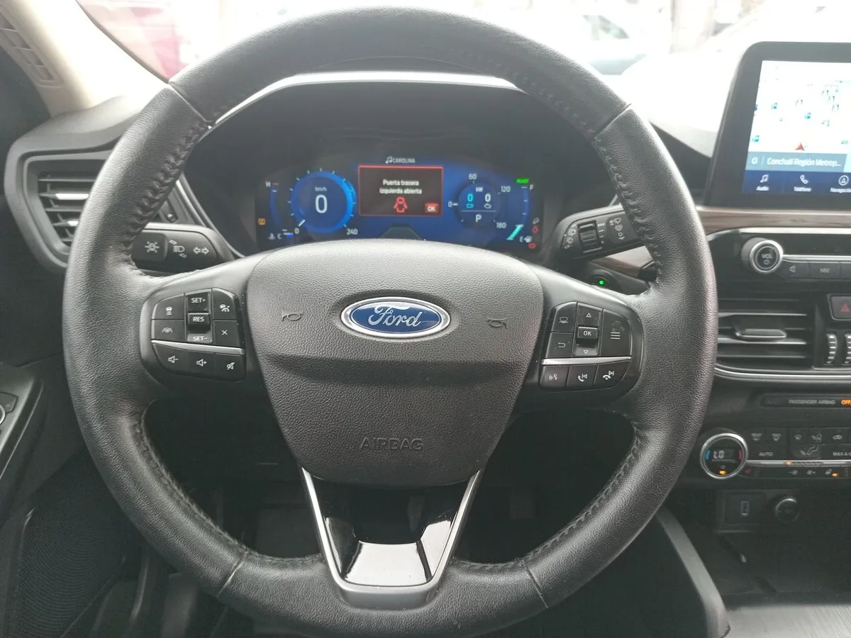 Ford Escape 2.5 Atkinson Titanium Hibrido Awd At 5p año 2021
