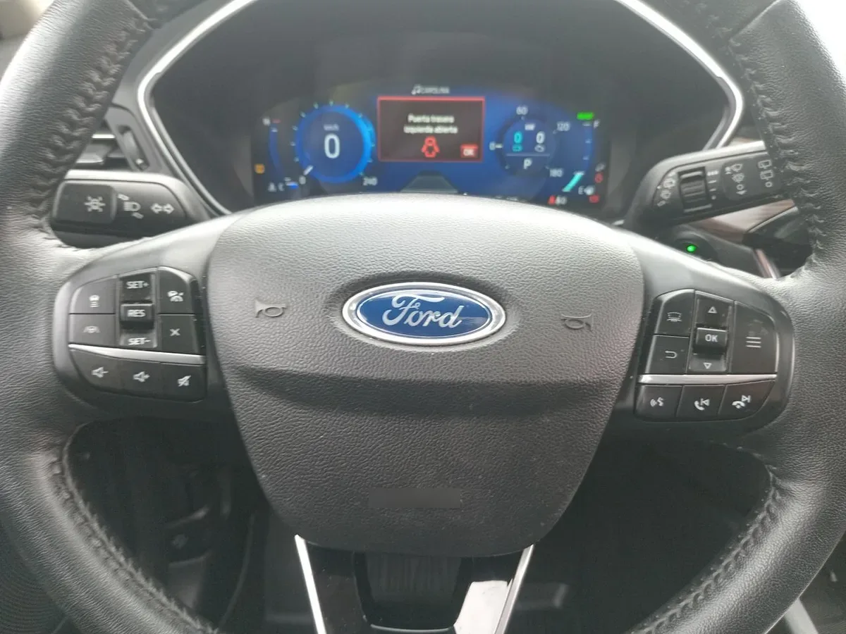 Ford Escape 2.5 Atkinson Titanium Hibrido Awd At 5p año 2021