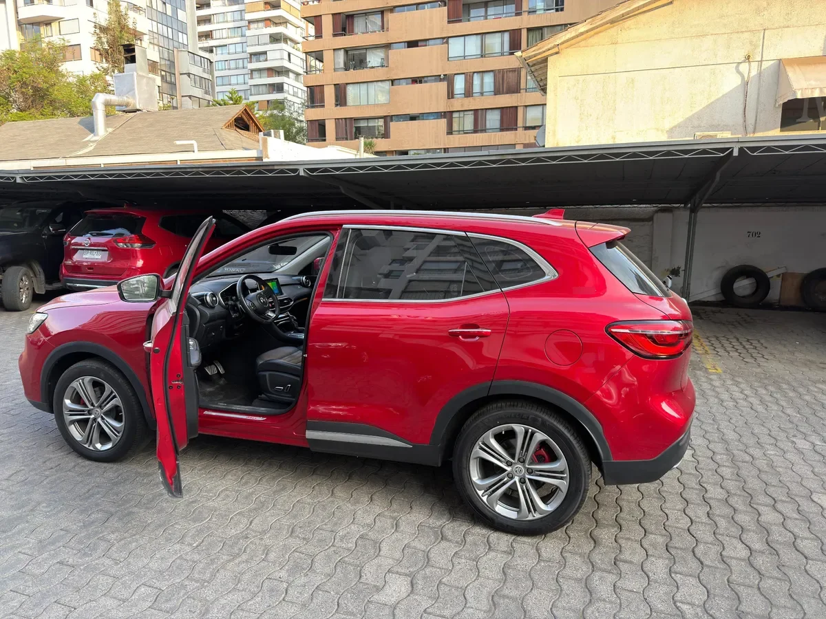 MG HS 2.0t Dct Trophy At 4x4 año 2022