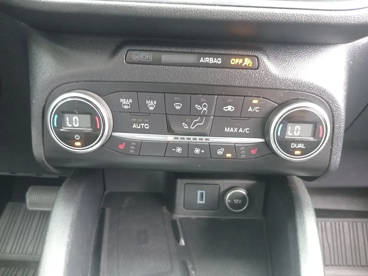 Ford Escape 2.5 Atkinson Titanium Hibrido Awd At 5p año 2021