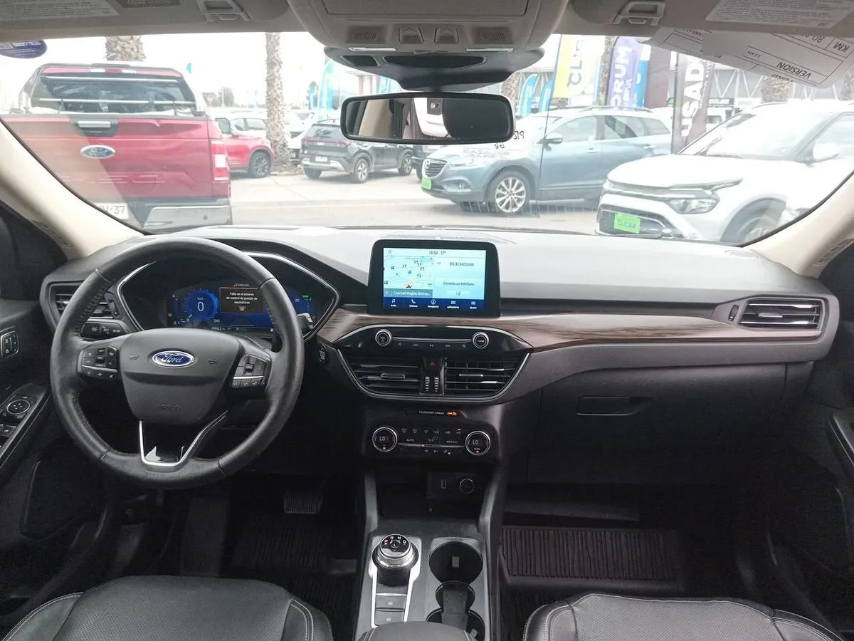 Ford Escape 2.5 Atkinson Titanium Hibrido Awd At 5p año 2021