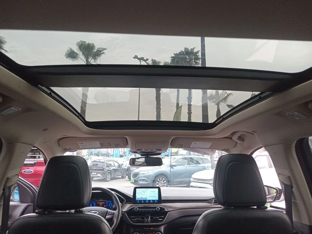 Ford Escape 2.5 Atkinson Titanium Hibrido Awd At 5p año 2021