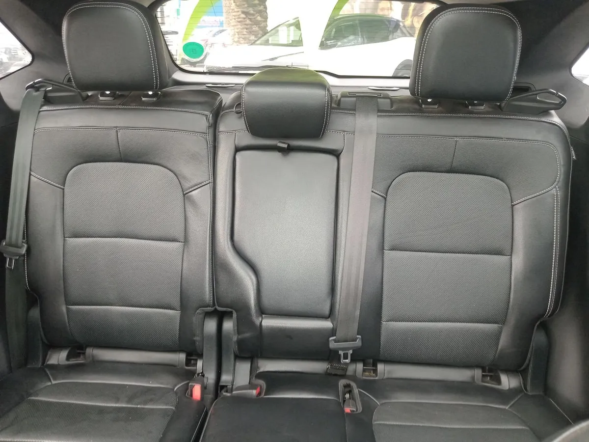 Ford Escape 2.5 Atkinson Titanium Hibrido Awd At 5p año 2021