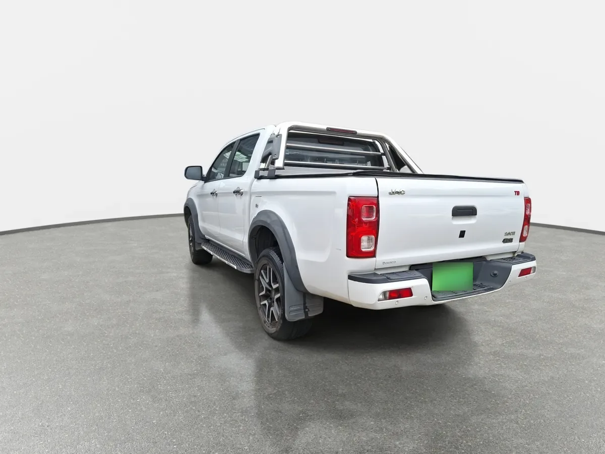JAC T8 2.0 Comfort 4x2 Diesel Mt 4p año 2022