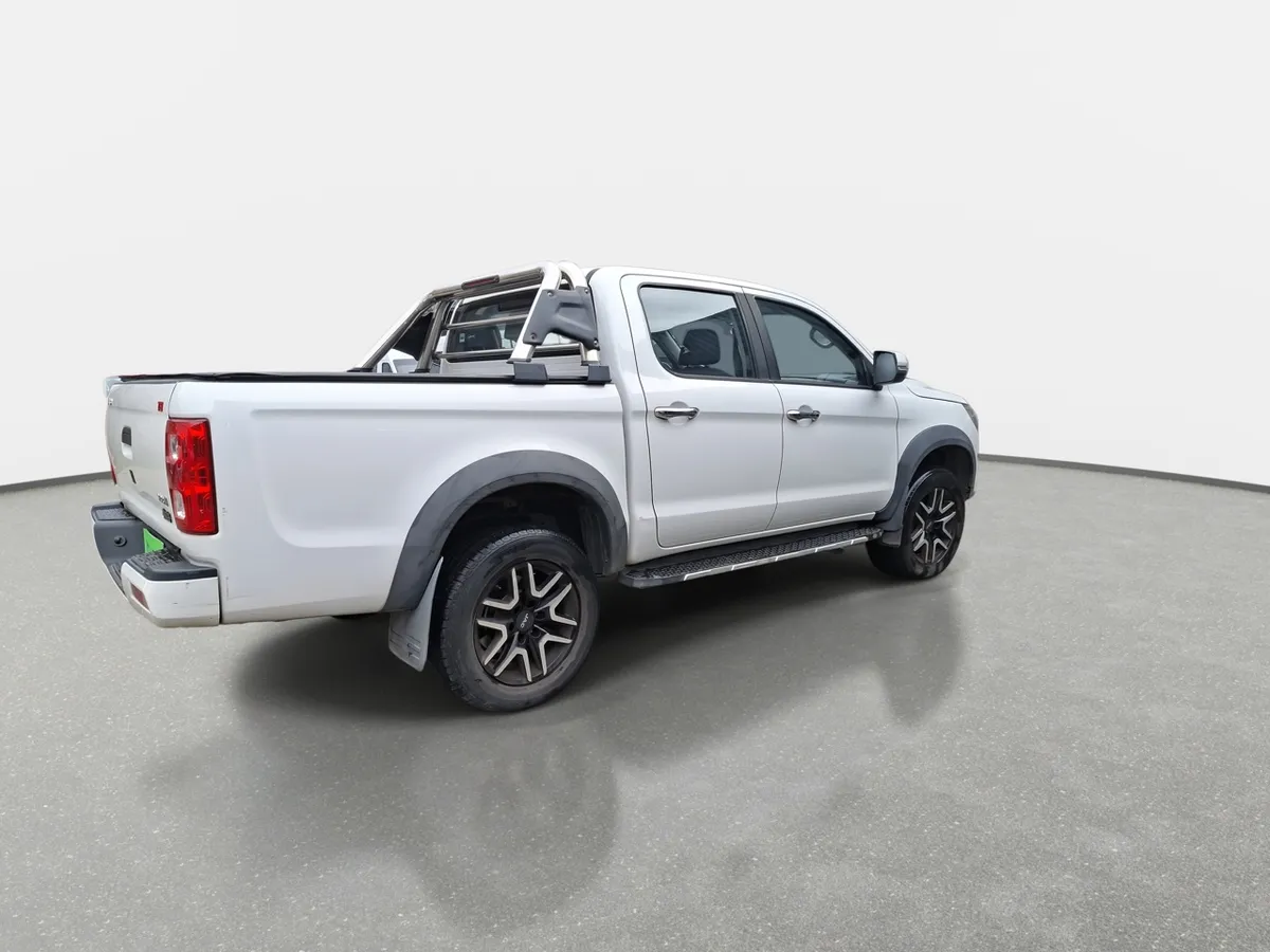 JAC T8 2.0 Comfort 4x2 Diesel Mt 4p año 2022
